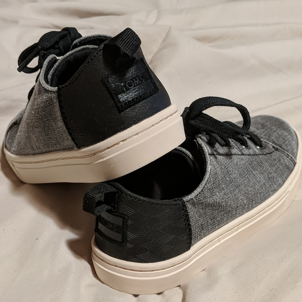 Toms